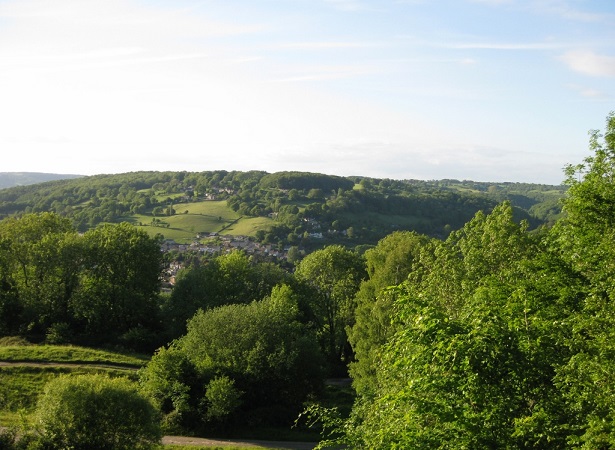 Far ranging views across the Golden Valley.